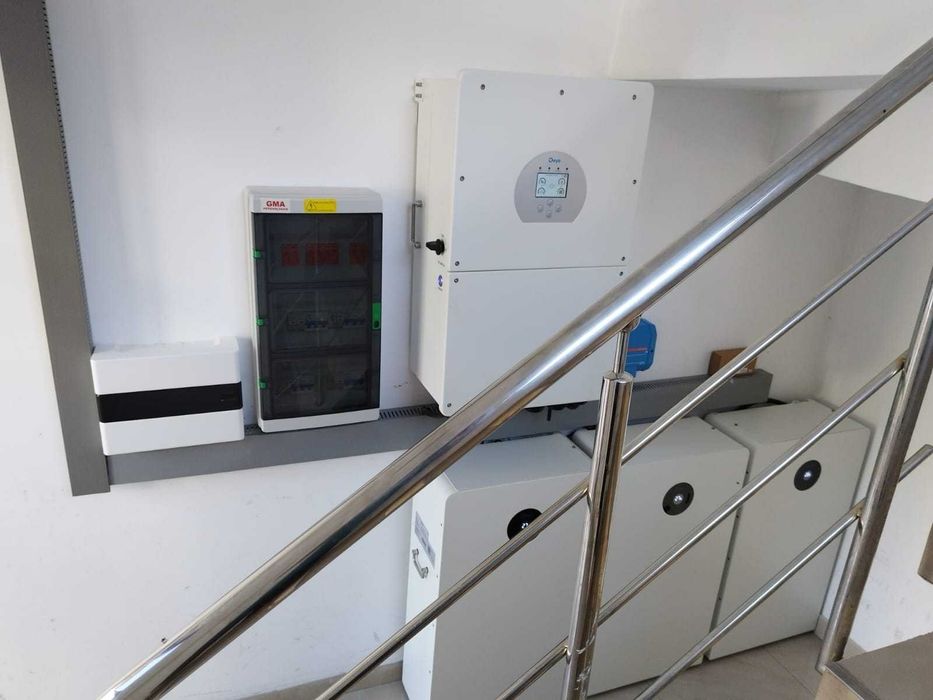 Montaj Panouri Fotovoltaice Montaj invertoare solare hibrid , on-grid