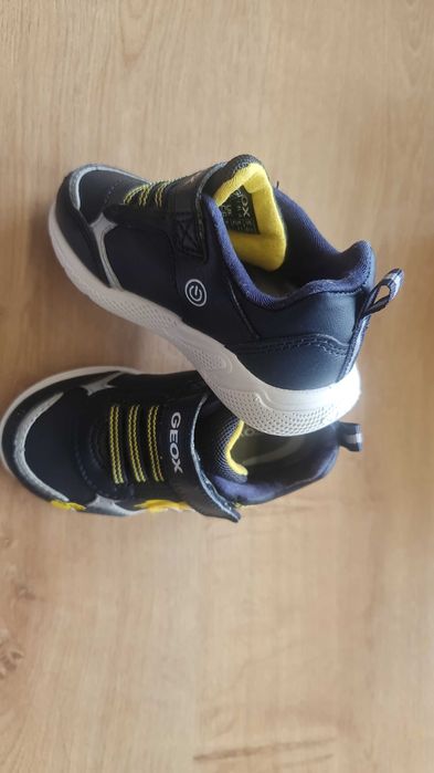 Adidasi Piele Geox 22