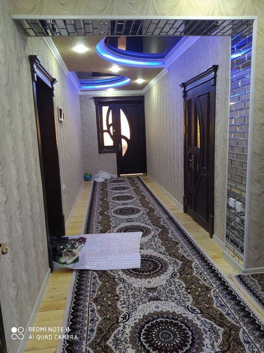 Квартира сотилади. Буюмлари билан сотилади. Нахт пулга келишамиз.