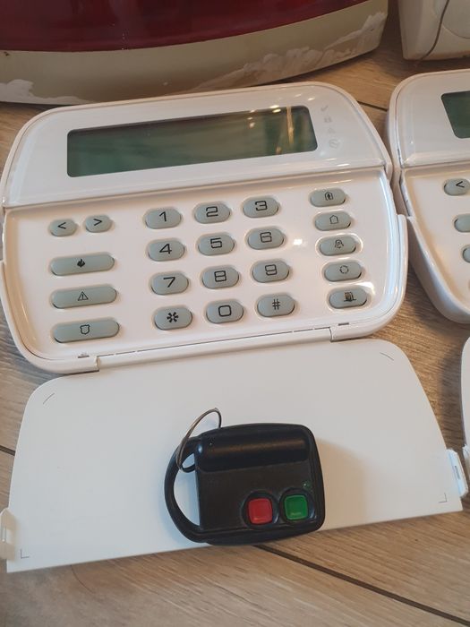 Centrala alarma DSC 8 zone 8 partitii PC 1864