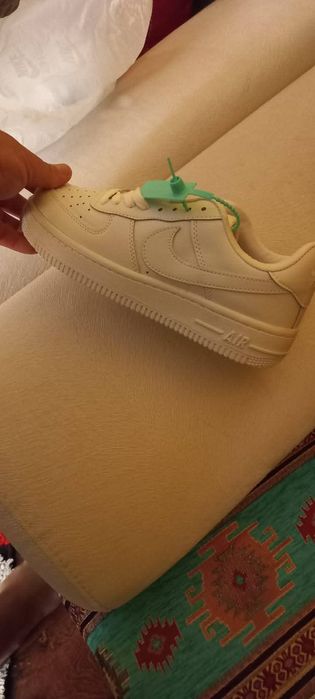 Vând adidași diferite marcii