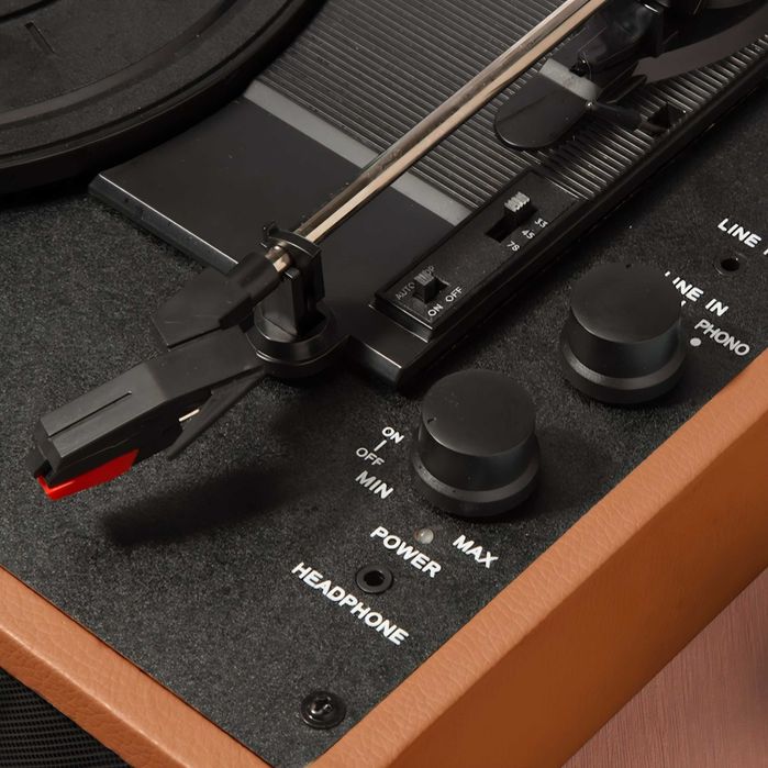 Грамофон с вградени високоговорители
високоговорители