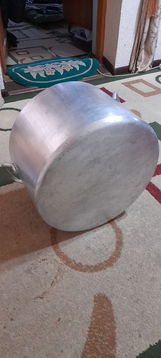 Алюминиевая кастрюля