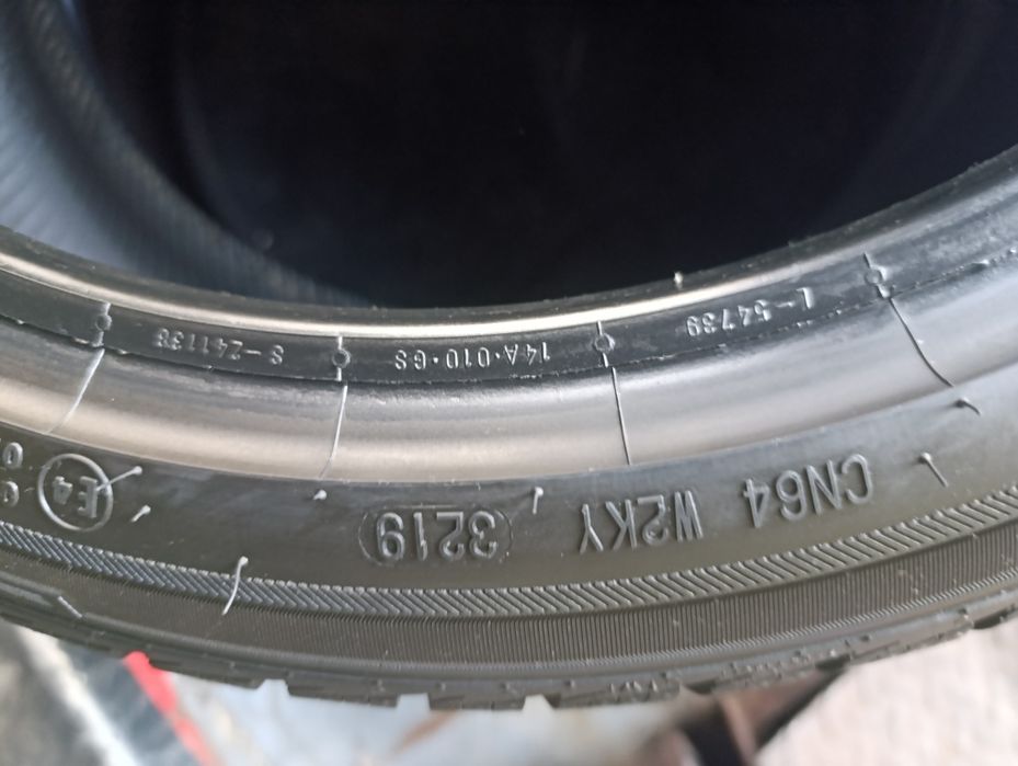 Anvelope de iarnă 215 40 17 Barum ,8mm