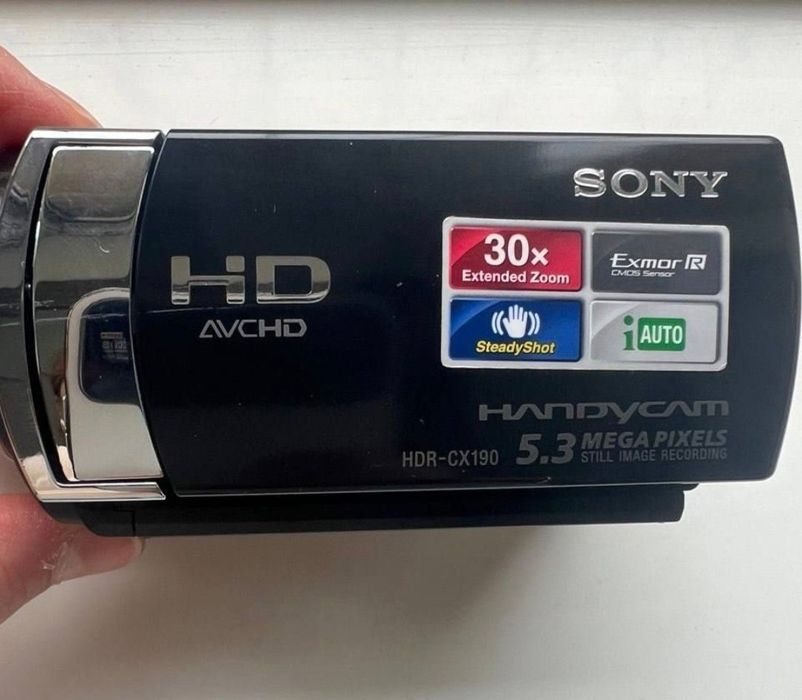 Видеокамера Sony HDR-CX190E