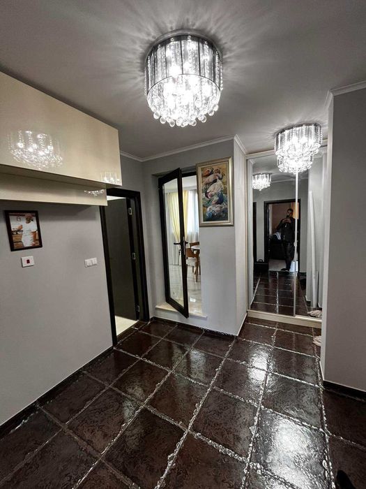 Продава се Тристаен апартамент в Пловдив, Христо Смирненски - 135 кв.м за 1371 €/кв.м - Снимка #4