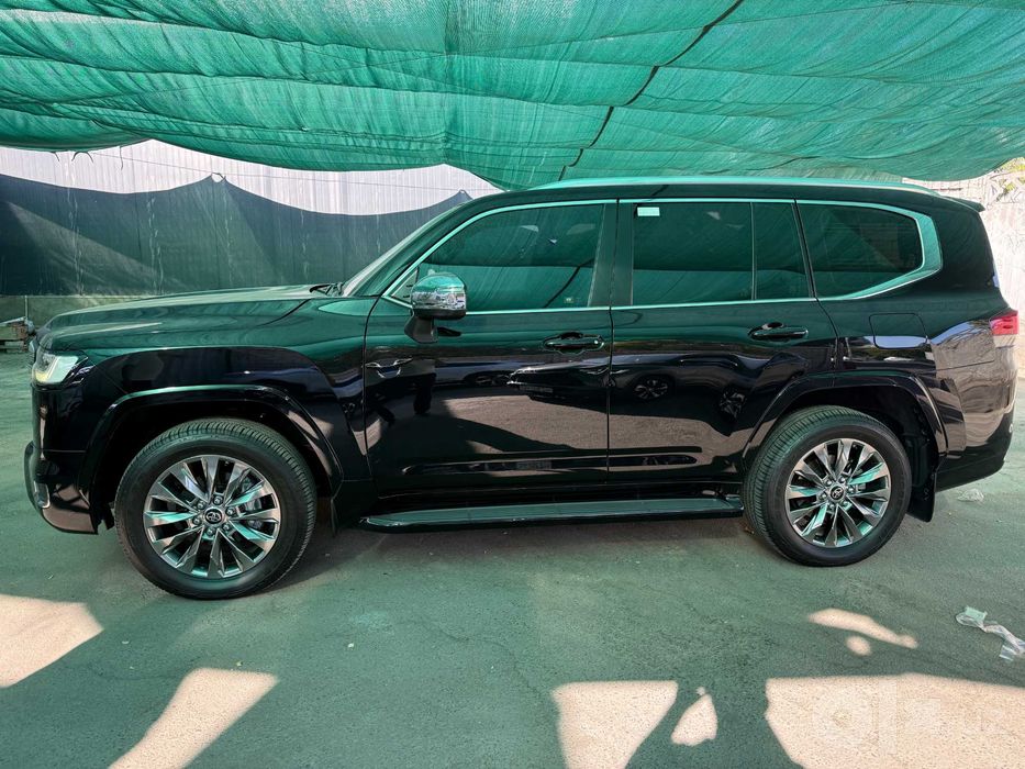 Продам свой Toyota Land Cruiser 300