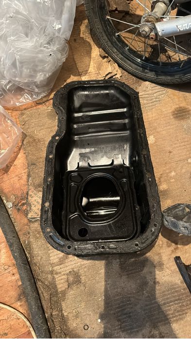 Продам поддон на тойоту карину е