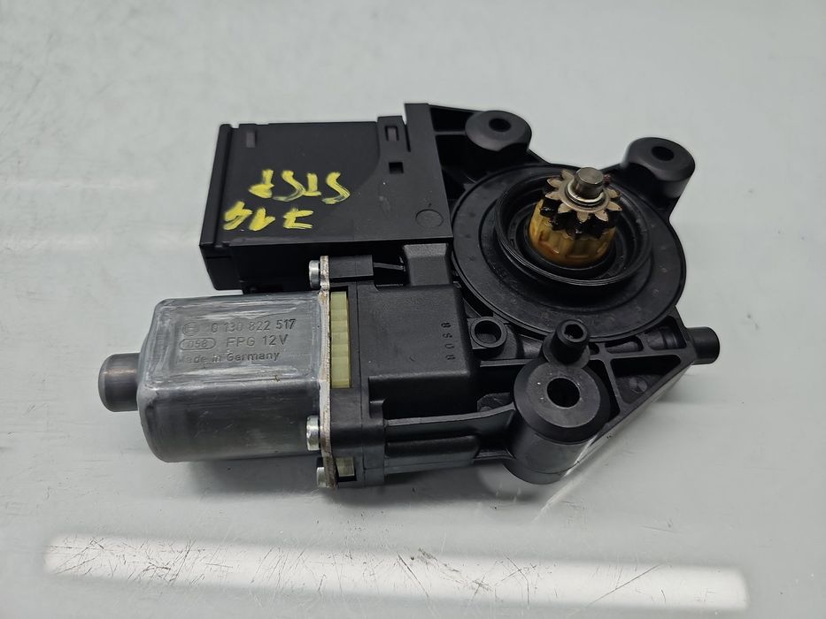 Motoras geam stanga spate Renault Scenic 3 [Fabr 2009-2015] 827310166R