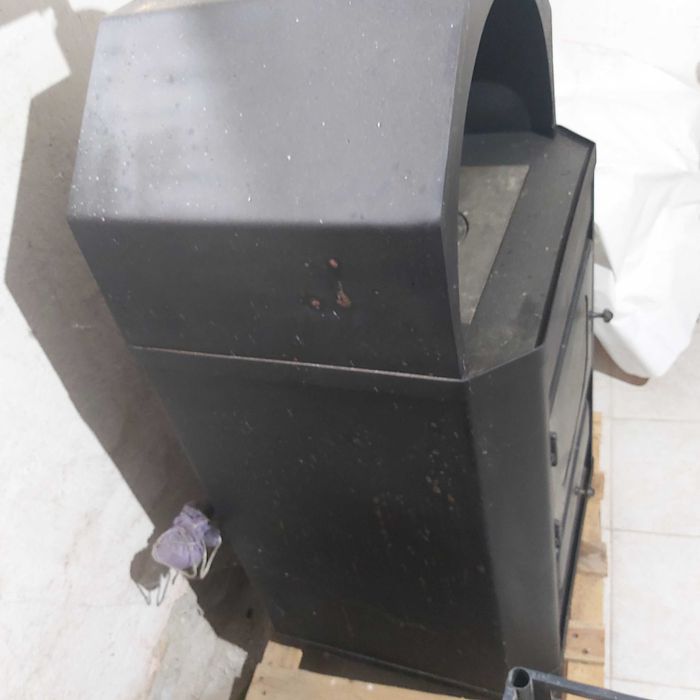 Камина за твърдо гориво