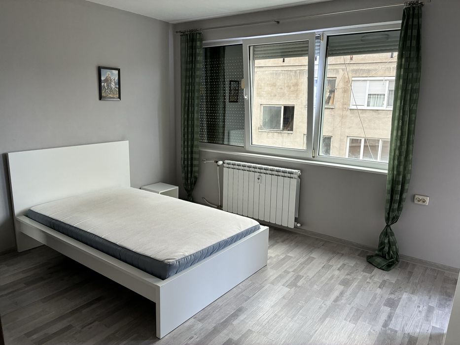 Дава се под наем Четиристаен апартамент в Русе, Център - 100 кв.м за 459 € - Снимка #4