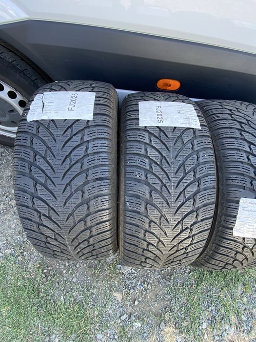 235/55/18/  Nokian tures wr suv 4