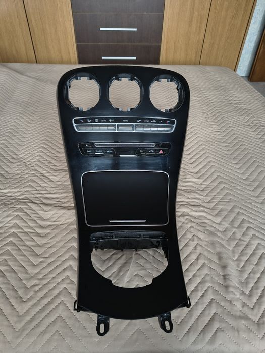 Централна конзола за w 205