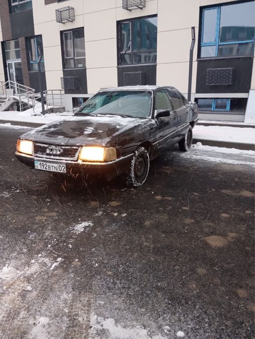 Срочно продам ауди 100