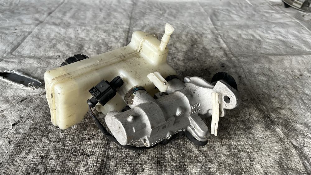 Volkswagen Golf 7 спирачна помпа