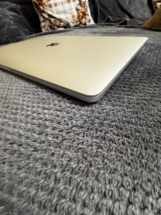 Macbook pro 2018 16/512/pro 560X Гаранция