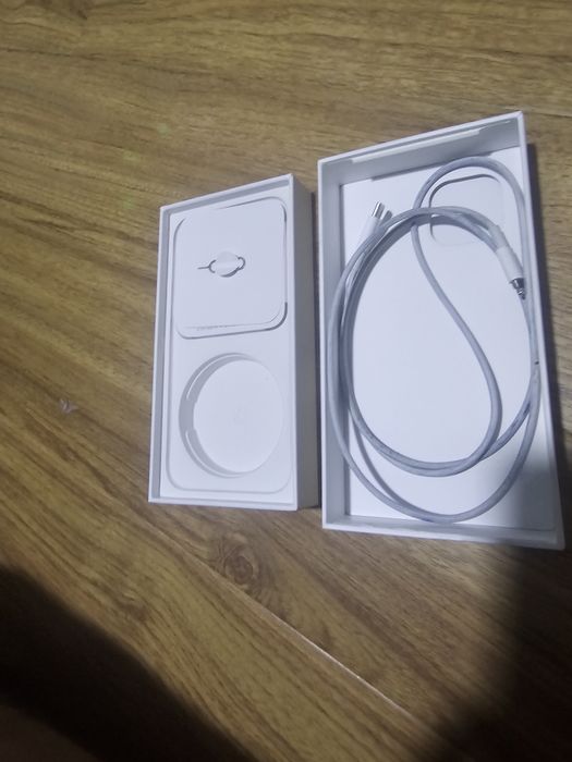 Vand iPhone 14 midnight