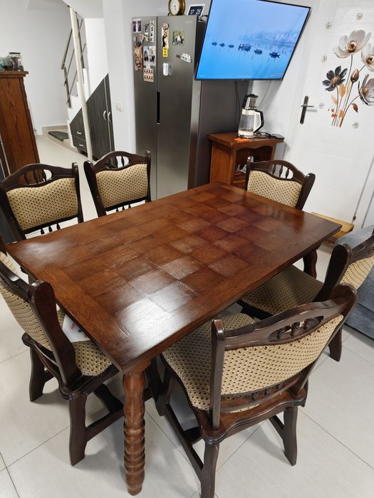 Masa extensibila plus 6 scaune lemn masiv 147/93