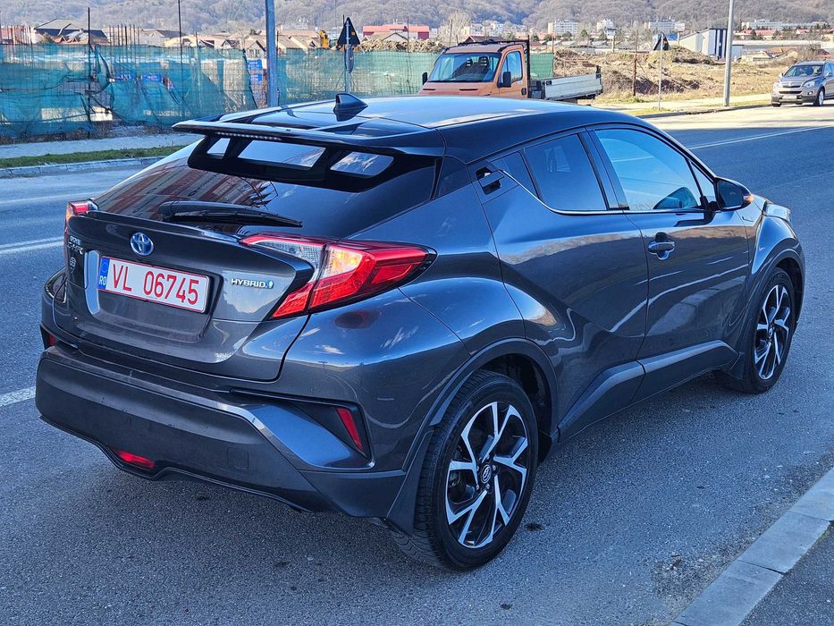 Toyota C-HR 1.8 hybrid / BiTone / Keyless entry / Camera