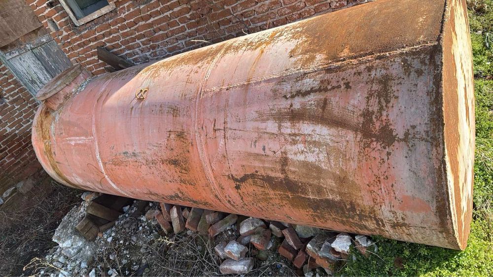 Продавам цистерна за гориво 4–5 тона (4000–5000 л)