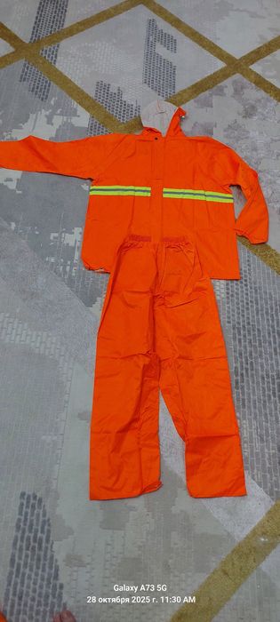 Дождевик . Материалы жақсы. Светотражаюший палоскамен