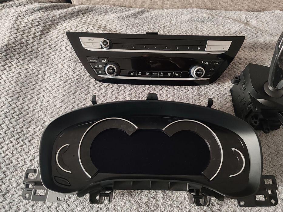 Piese auto BMW Generația G clima ceasuri digitale joystick plafoniera