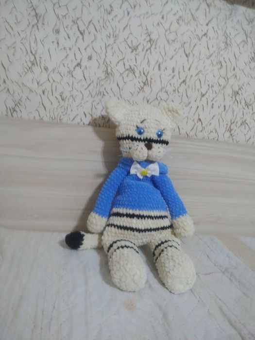 Плетени играчки.