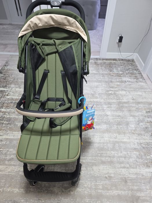 Продам прогулочную коляску.