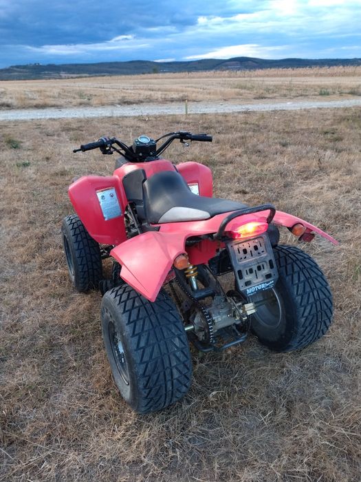 Vând atv Barossa