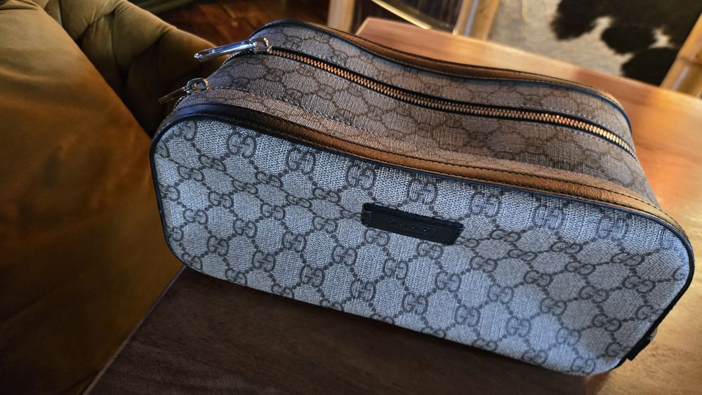 Gucci Vanity Handbag/Unisex gucci vanity bag