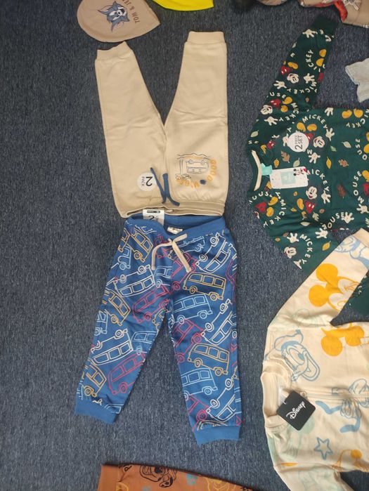 Лот нови детски дрехи 92 и 98, 104, Детски елек с качулка Том и Джери