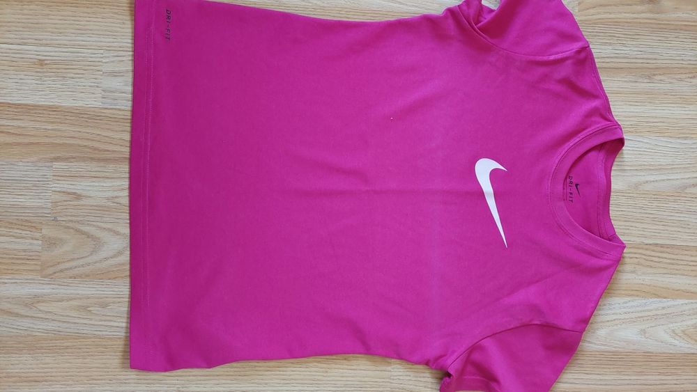 Маркови тениски и къси панталони Adidas