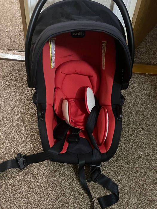 Детское автокресло-переноска Evenflo (0–13 кг)