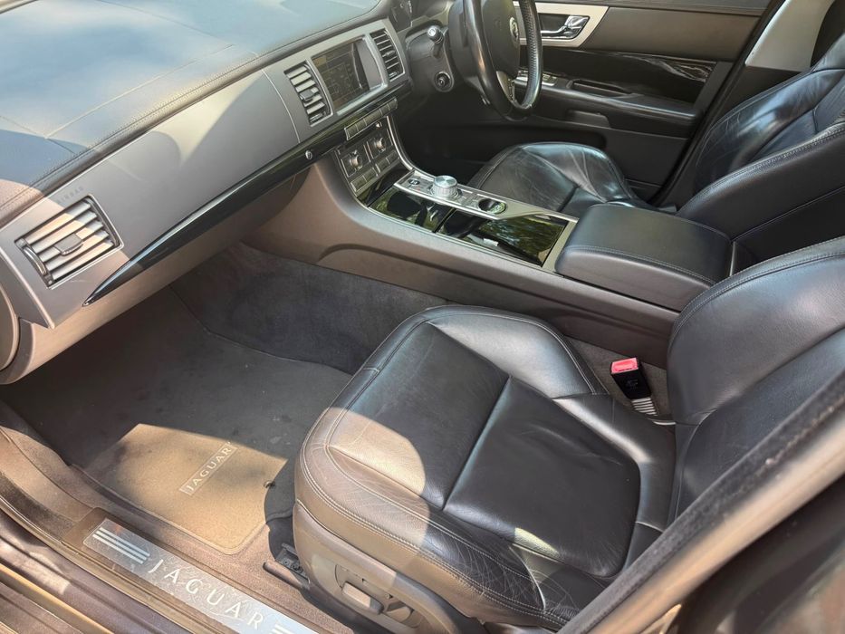 JAGUAR XF 2011 — imagine 4