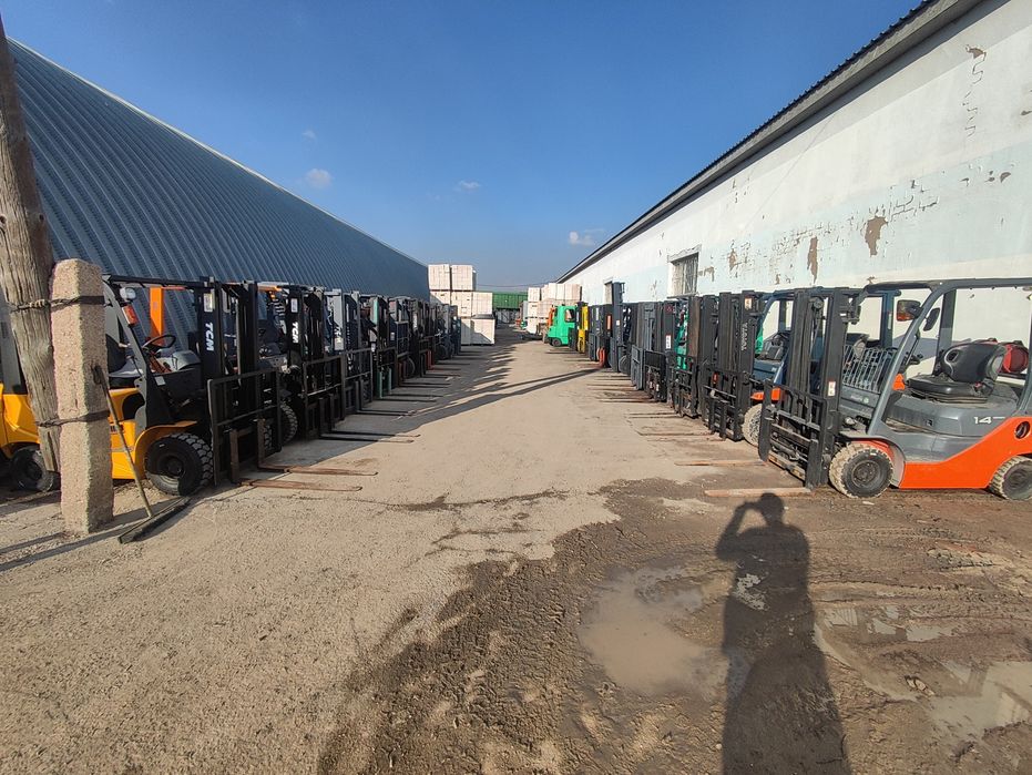 Продам вилочный погрузчик. Кара