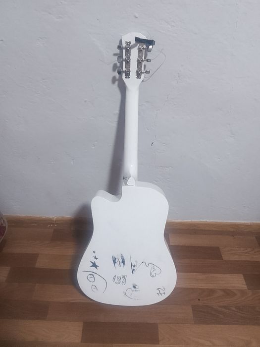 Акустическая гитара , обмен на другую