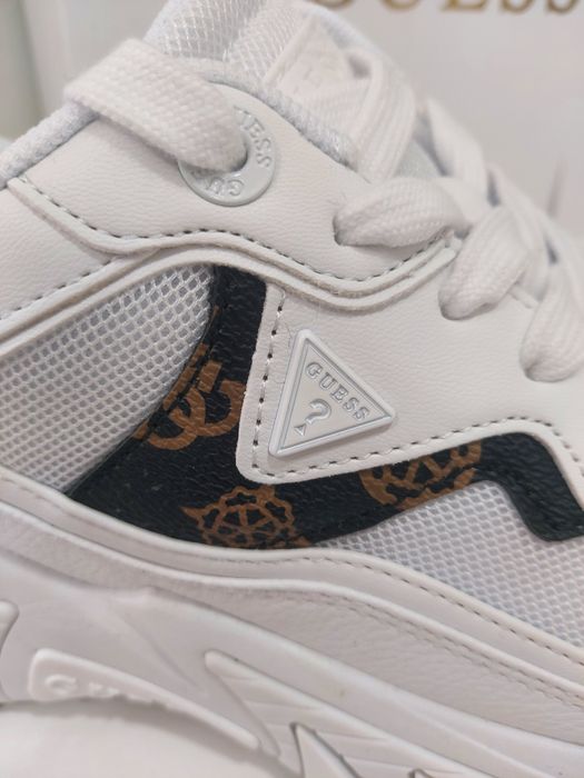 Оригинални сникърси/маратонки GUESS Nowah, номера 38,39,40,41.