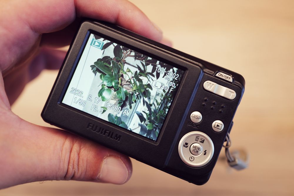 Aparat foto Fujifilm Finepix C20 12Mp Black baterii AA instagram Retro