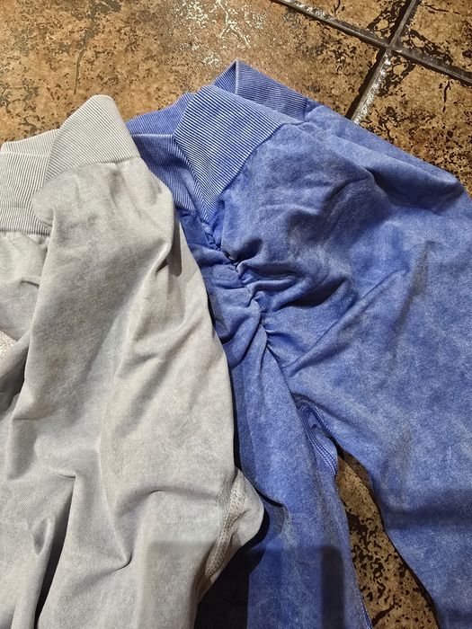 2 colanti efect push-up si o bluza de sala