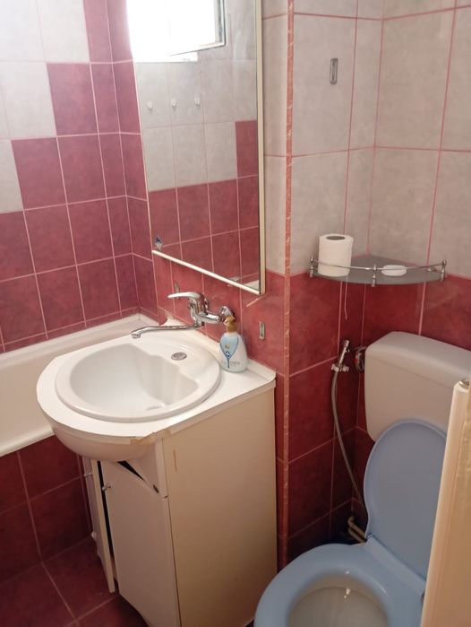 Închiriez apartament 3 camere