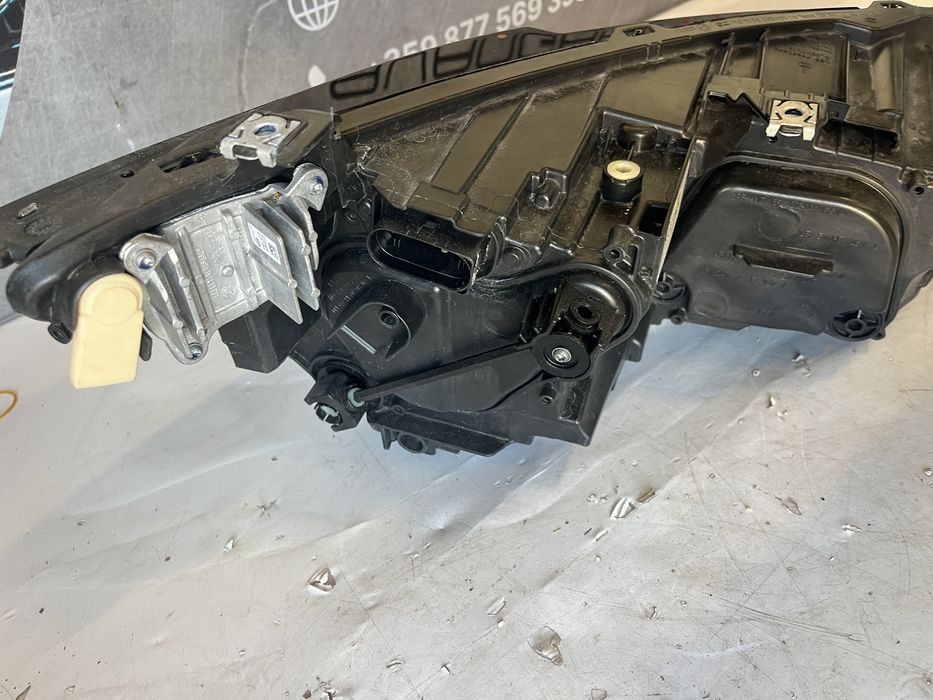 2 броя Фар VW Golf 8 ляв