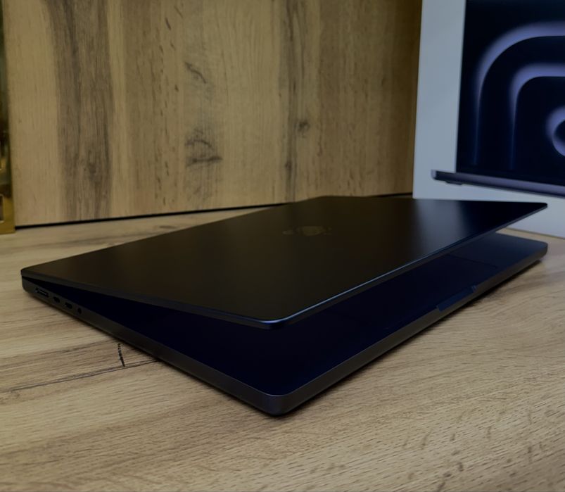 Macbook Pro 16 M4 Max 36/1TB | 32GPU | 14CPU | 100% Battery | 7 Cycle
