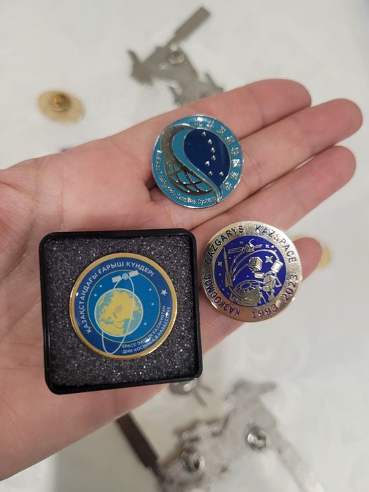 Космические спутники, сувениры