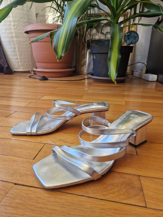 Сандали на нисък дебел ток 37 номер