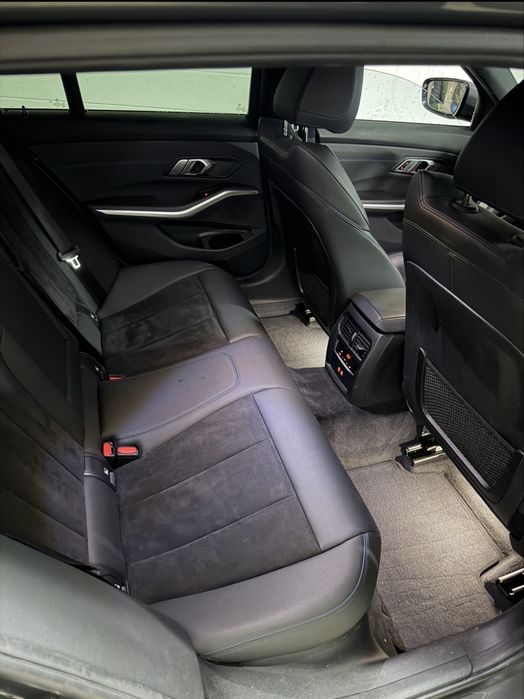 BMW 320d X-drive M-pack Head-up 2023 последен модел