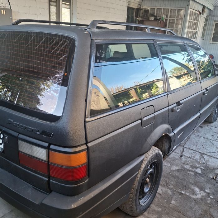 Продаю пассат универсал б3