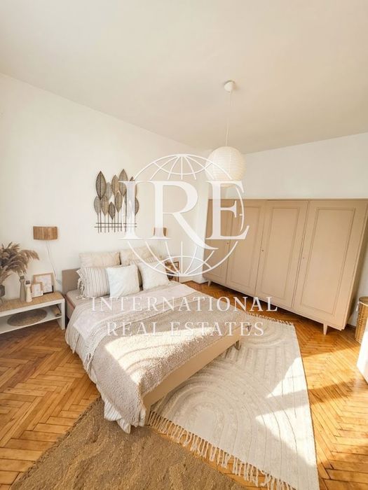 Продава се Тристаен апартамент в Варна, Център - 80 кв.м за 2500 €/кв.м - Снимка #8