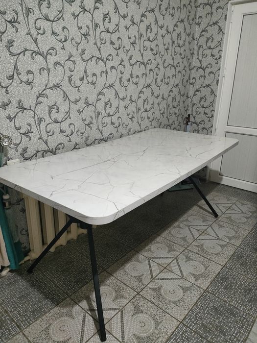 Продам стол для кухня