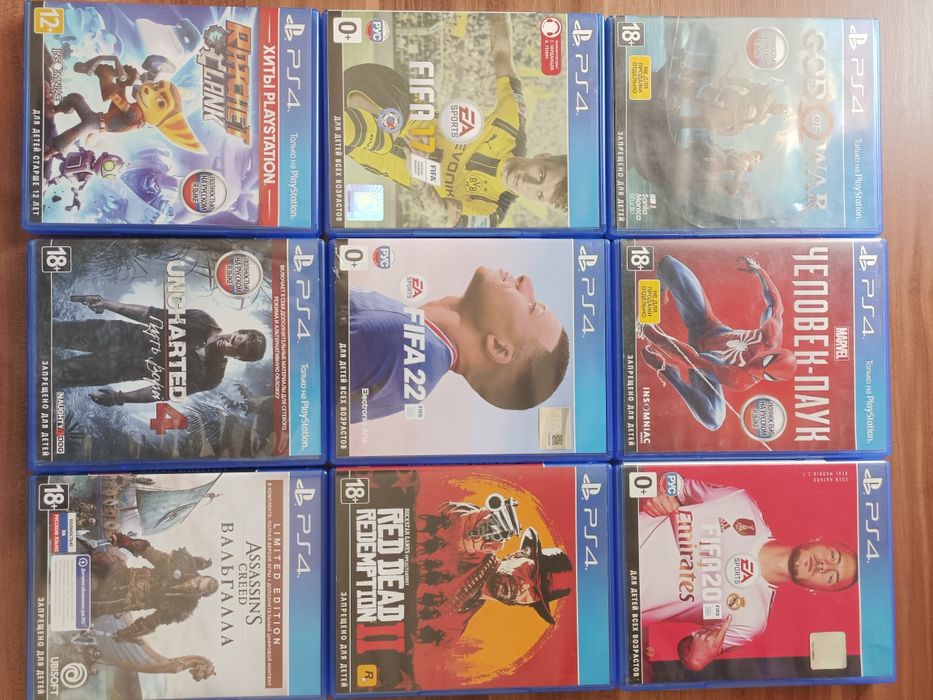 Продам PlayStation 4 (PS4) + 9 игр

Продаётся игровая приста