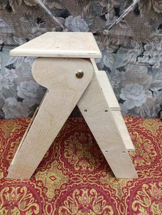 Стремянка .Складывается.Дерево